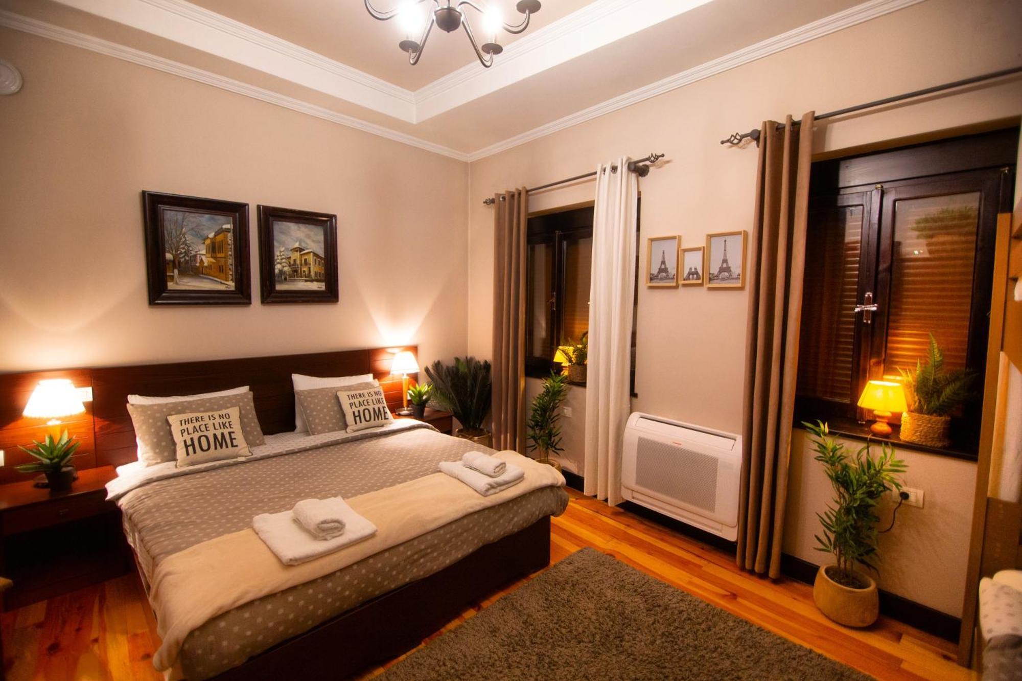 Villa Elezi 2 Korça Exteriör bild