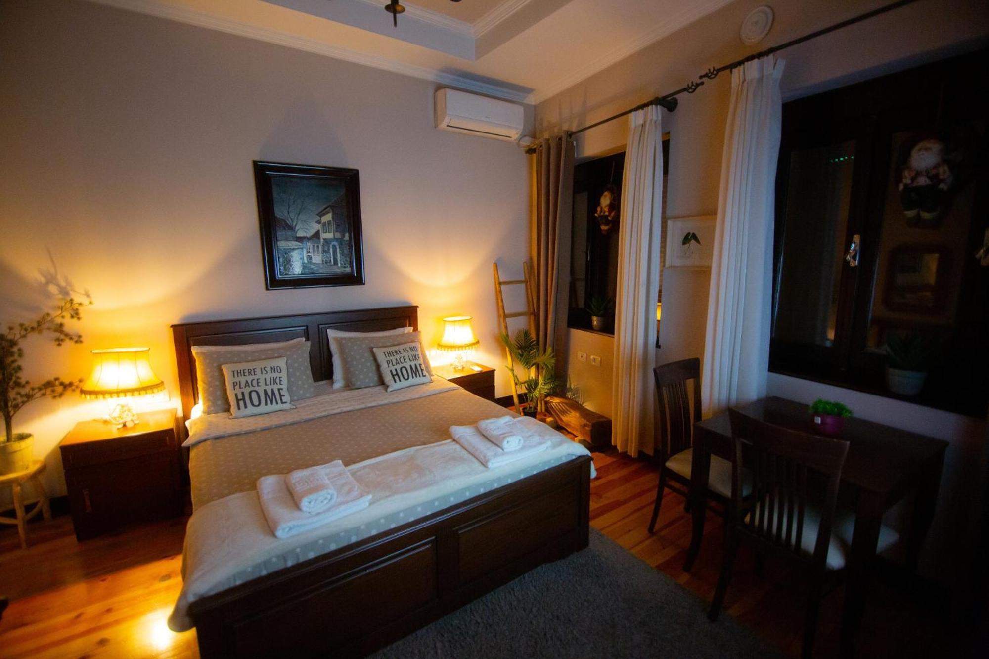 Villa Elezi 2 Korça Exteriör bild